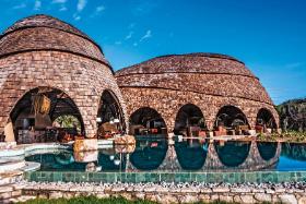 Luksusowe bambusowe namioty firmy Nomadic Ressorts