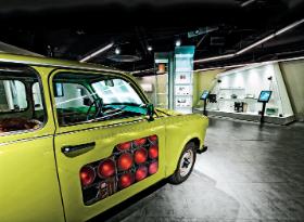 Trabant enerdowskiej Stasi z kamerą termowizyjną