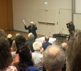 Podczas wykładu na Uniwersytecie Goethego we Frankfurcie nad Menem