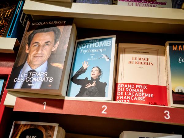 Każdego roku po finale Tour de France zaczyna się we Francji kolejny wyścig – pisarzy i wydawców.