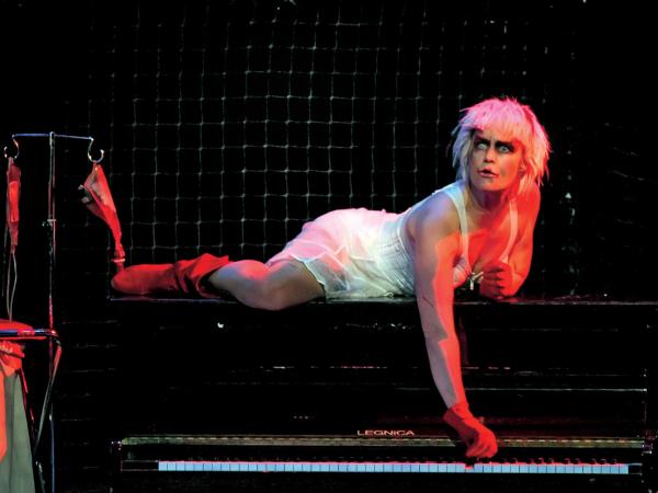 „Faust” Goethego, reż. Gisli Örn Gardarsson, Vesturport Theatre Company.