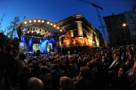 W czasie tegorocznego VIII Festiwalu Singera miasto miało rozbrzmiewać głośnym i radosnym polsko-żydowskim dialogiem. Tak się jednak nie stało.