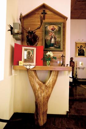 Ołtarz św. Huberta w kościele w Elgiszewie