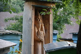Pszczew, skansen pszczelarski. Św. Ambroży – patron pszczelarzy