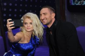 Łukasz Jakóbiak z Margaret podczas nagrania finałowego odcinka Voice of Poland
