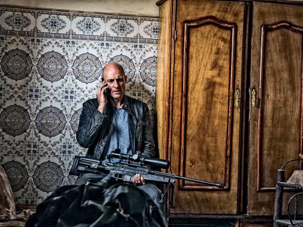 Mark Strong w roli twardziela z MI6.