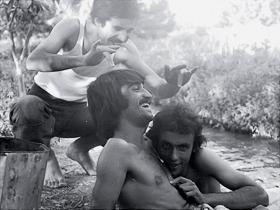 Wśród odnalezionych klisz mnóstwo jest scen z życia prywatnego, czasem wręcz intymnego.