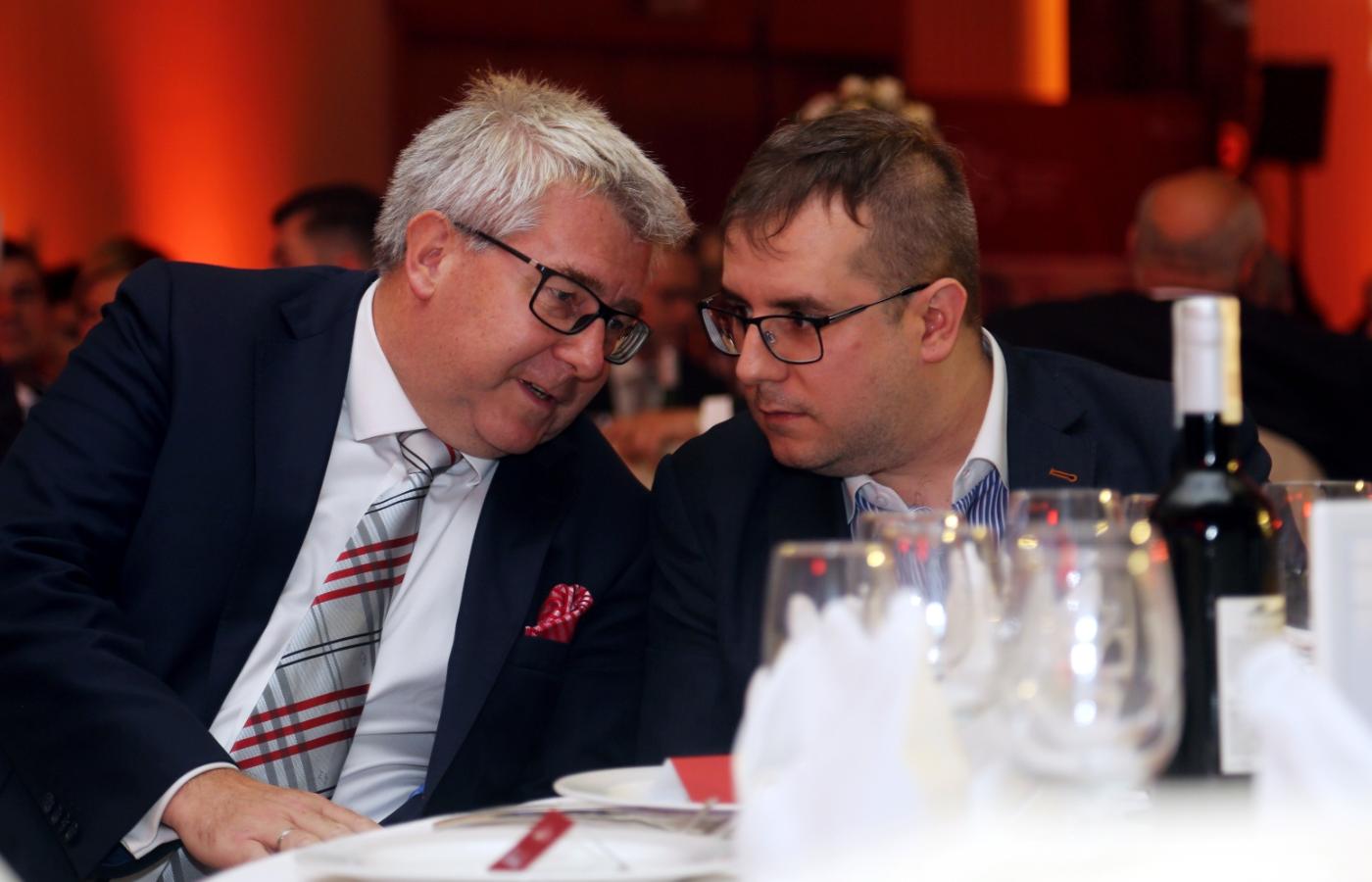 Jak Ryszard Czarnecki Holuje Syna Nowy Watek Na Tasmach Polityka Pl