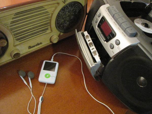 Jak twierdzą liczni komentatorzy, kończy się już epoka płyt kompaktowych