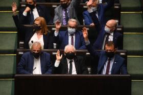 Z politologicznego punktu widzenia Polską już dziś rządzi gabinet mniejszościowy.