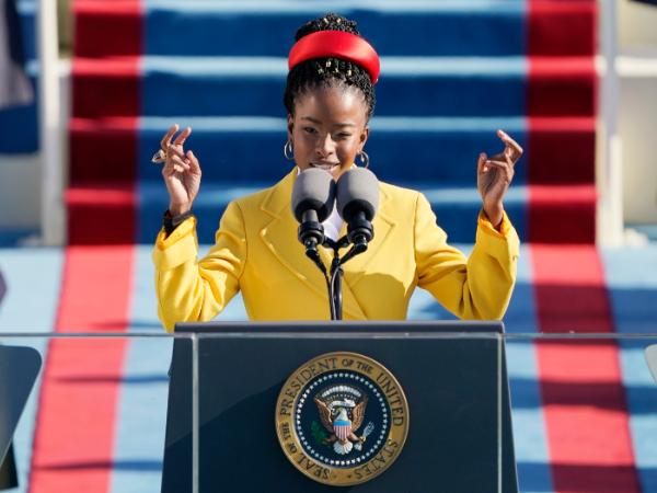 Amanda Gorman podczas inauguracji Joego Bidena