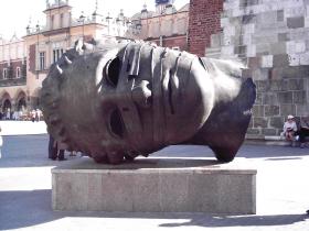 „Eros Bendato” na Rynku w Krakowie