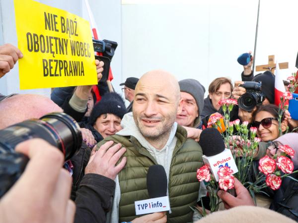 Ksiądz Michał Olszewski wyszedł na wolność po wpłaceniu kaucji.