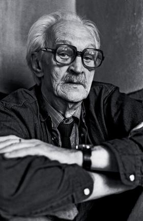 Filipowicz nie szukał nadzwyczajności – prowincja, gdzie niewiele się dzieje, była dla niego idealnym laboratorium literackim.