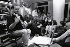 „Mury” Jacka Kaczmarskiego rozbrzmiewały szerzej niż oryginalna wersja – hiszpańska pieśń „L’Estaca”.