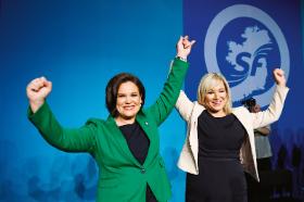 (Od lewej) Mary Lou McDonald i Michelle O’Neill.