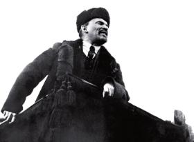 Lenin przemawia na placu Czerwonym w pierwszą rocznicę rewolucji, 1918 r.