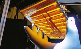 Z takich płytek można złożyć kwadratowy moduł o boku 60 m, a z modułów – elektrownię docelowych rozmiarów 3 x 3 km. To nowy pomysł naukowców z California Institute of Technology.