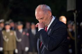 Antoni Macierewicz, jako główny kapłan i organizator pisowskich dochodzeń smoleńskich, sam w sobie jest nadal pułapką, gdyż może traktować pozycję szefa podkomisji jako szansę powrotu do wielkiej polityki.