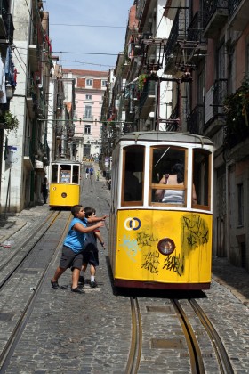 Drastyczne cięcia, dokonane przez nowy portugalski rząd, dobrze wpisują się w problemy całej południowej Europy.