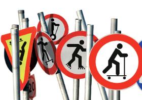 Poza rowerami pojawiają się kolejne pojazdy, które nawet trudno zakwalifikować. Elektryczne hulajnogi albo deskorolki, dwukołowe segwaye czy jednokołowe żyrocykle – czym są? Kodeks drogowy o nich milczy.