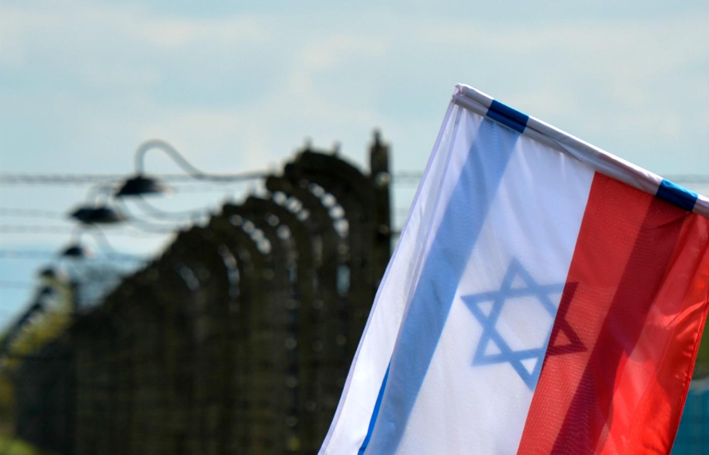 Oświęcim, flagi Polski i Izraela