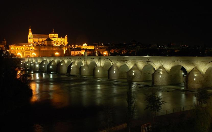 Kordoba – Most Rzymski (w tle Wielki Meczet)