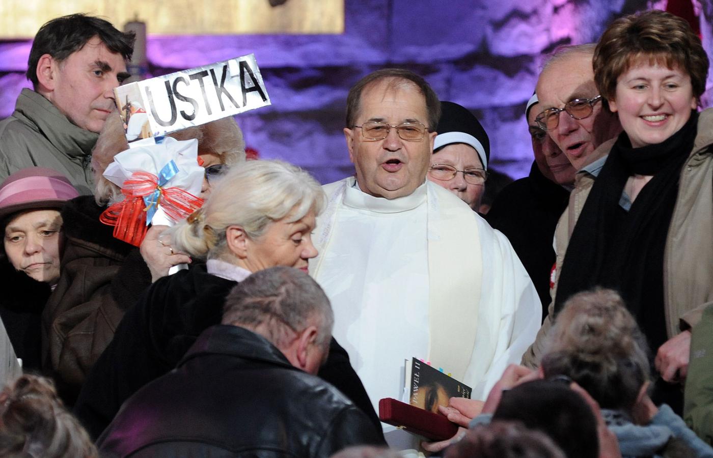 Ojciec Tadeusz Rydzyk podczas obchodów 20-lecia Radia Maryja w Sanktuarium Matki Bożej Nieustającej Pomocy w Toruniu.