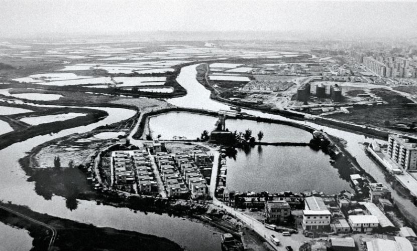 Wioska Yumin nad rzeką Shenzen w 1980 r.