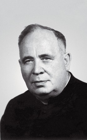 Ksiądz Kazimierz Makarski.  To m.in. w jego obronie stanęli mieszkańcy Brzegu.