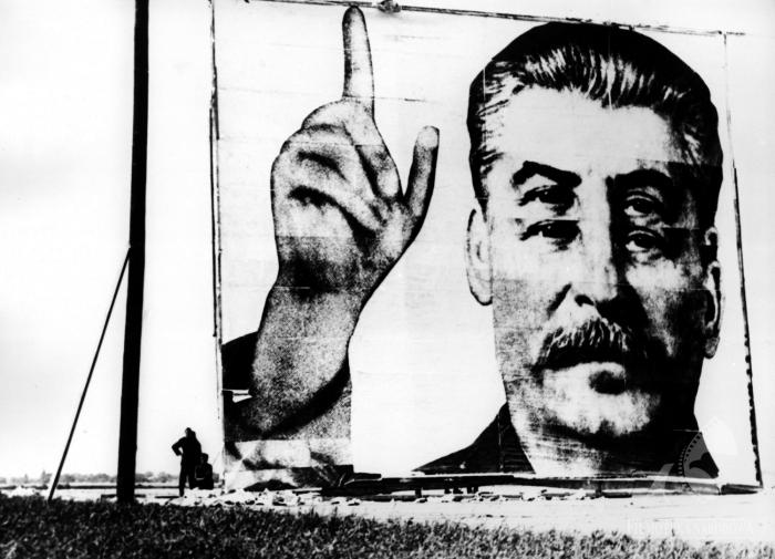 Podwójne oczy Stalina