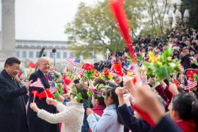 Donald Trump ustąpił Xi, który ogłosił się obrońcą globalizacji, wolnego handlu i walki z globalnym ociepleniem.
