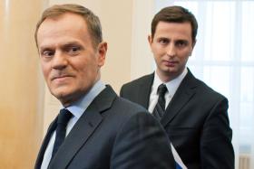 „Już z exposé premiera Donalda Tuska jasno wynikało, że w kwestii wydłużenia wieku emerytalnego jest bardzo zdeterminowany i podchodzi do tego problemu wręcz osobiście”.