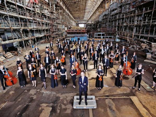 Kijowska Symfoniczna Orkiestra koncertowała w kwietniu 2022 r. w Filharmonii Narodowej w Warszawie.