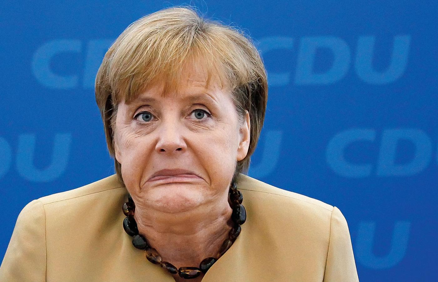 Słabym ogniwem rządów Angeli Merkel jest dziś sama pani kanclerz, która miota się od ściany do ściany, zwleka z decyzjami i nie wiadomo, o co jej chodzi.