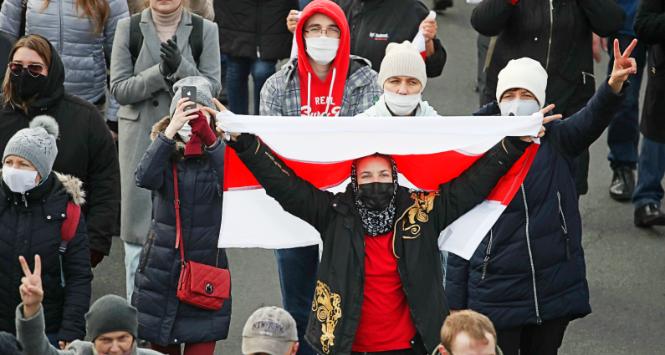 Jeden z licznych protestów w Mińsku, październik 2021 r.