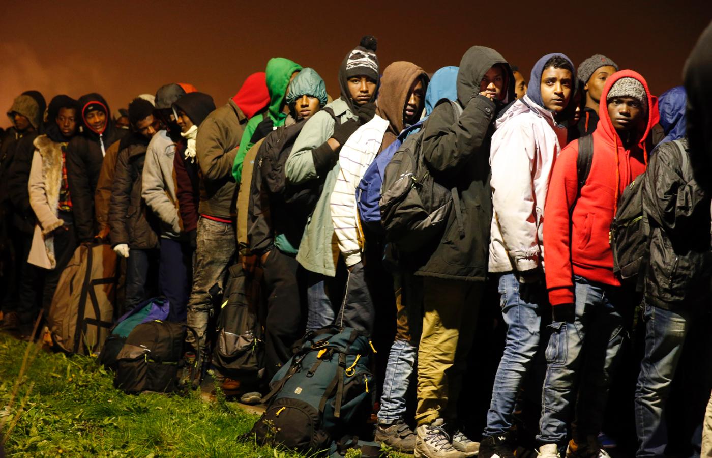 Rozpoczęła się likwidacja obozu w Calais