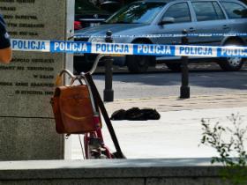 Przed Sejmem podpalił się 48-letni mężczyzna.