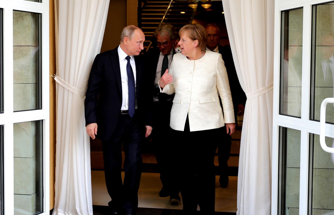 Rozmowy prezydenta Rosji z kanclerz Niemiec nie przyniosły przełomu.