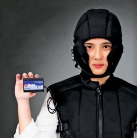 Terapia ECCT. Działa silnie na naładowane mikrotubule, czyli puste rurki w środku, zbudowane z białka tubuliny, które biorą udział w podziale komórkowym. Poza tym pole elektryczne wzmacnia działanie układu immunologicznego. Proste, prawda?