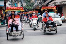 Wśród odwiedzających Wietnam turystów nie brakuje Amerykanów, którzy kiedyś tu walczyli.