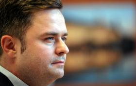 Ta norma, która zakaziła i zniszczyła Hofmana, konsekwentnie zakaża i niszczy kolejne osoby dające nadzieję na personalną lub pokoleniową zmianę po prawej stronie polskiej sceny politycznej.