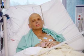 Aleksandr Litwinienko otruty polonem, w londyńskim szpitalu, 20 listopada 2006 r.