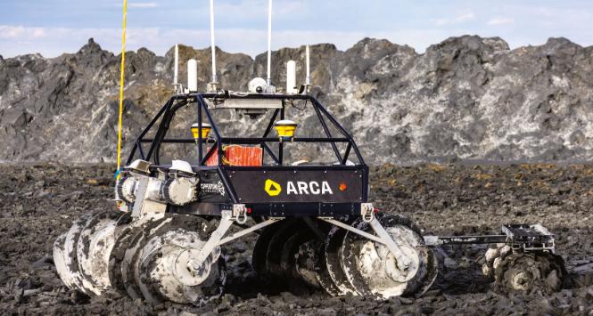 Pojazd firmy Arca podgrzewa hałdę kopalnianą, by związała więcej CO2 z powietrza.