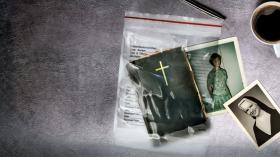 5. The Keepers, Netflix. Serial dokumentalny. Śledztwo dwóch 60-latek z Baltimore w sprawie morderstwa sprzed niemal półwiecza ich ukochanej nauczycielki, 26-letniej zakonnicy, odsłania piekło pedofilii, jakie zgotowali dzieciom psychopaci w sutannach.