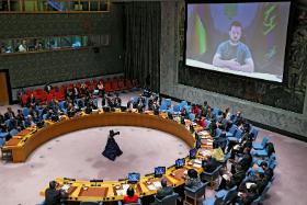 Transmisja przemówienia WołodymyraZełenskiego w siedzibie ONZ.