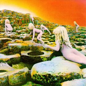 Led Zeppelin – Houses of the Holy, 1973. Dziesięć dni zdjęć, kilka ujęć, dwoje bliźniąt – i jeden kolaż. Dziecięce pupy ostatecznie przykryto banderolą.