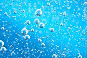 Tlen to pierwiastek bardzo towarzyski, który ochoczo wiąże się z innymi pierwiastkami i związkami chemicznymi.