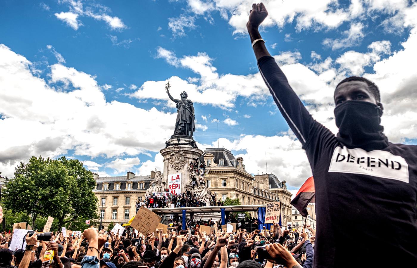 Antyrasistowski protest w Paryżu