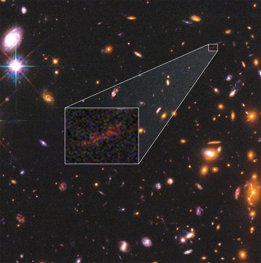 Czerwona plamka: Ta słaba smuga na obrazie z Kosmicznego Teleskopu Hubble’a to SPT0615-JD, jedna z najdalszych znanych nam galaktyk.